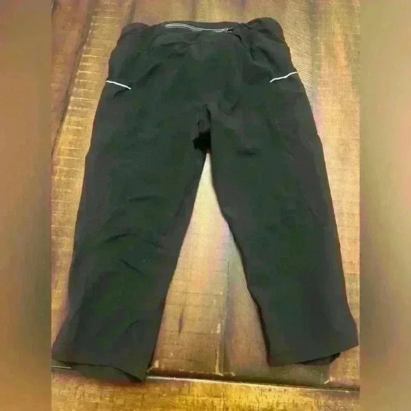 Women’s size small athleta “mesh” running capris - Picture 7 of 7